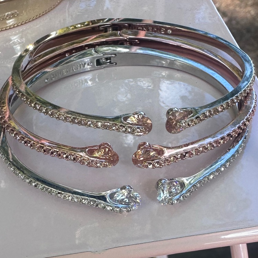 1pc NWT GIVENCHY PAVE BANGLE BRACLETE